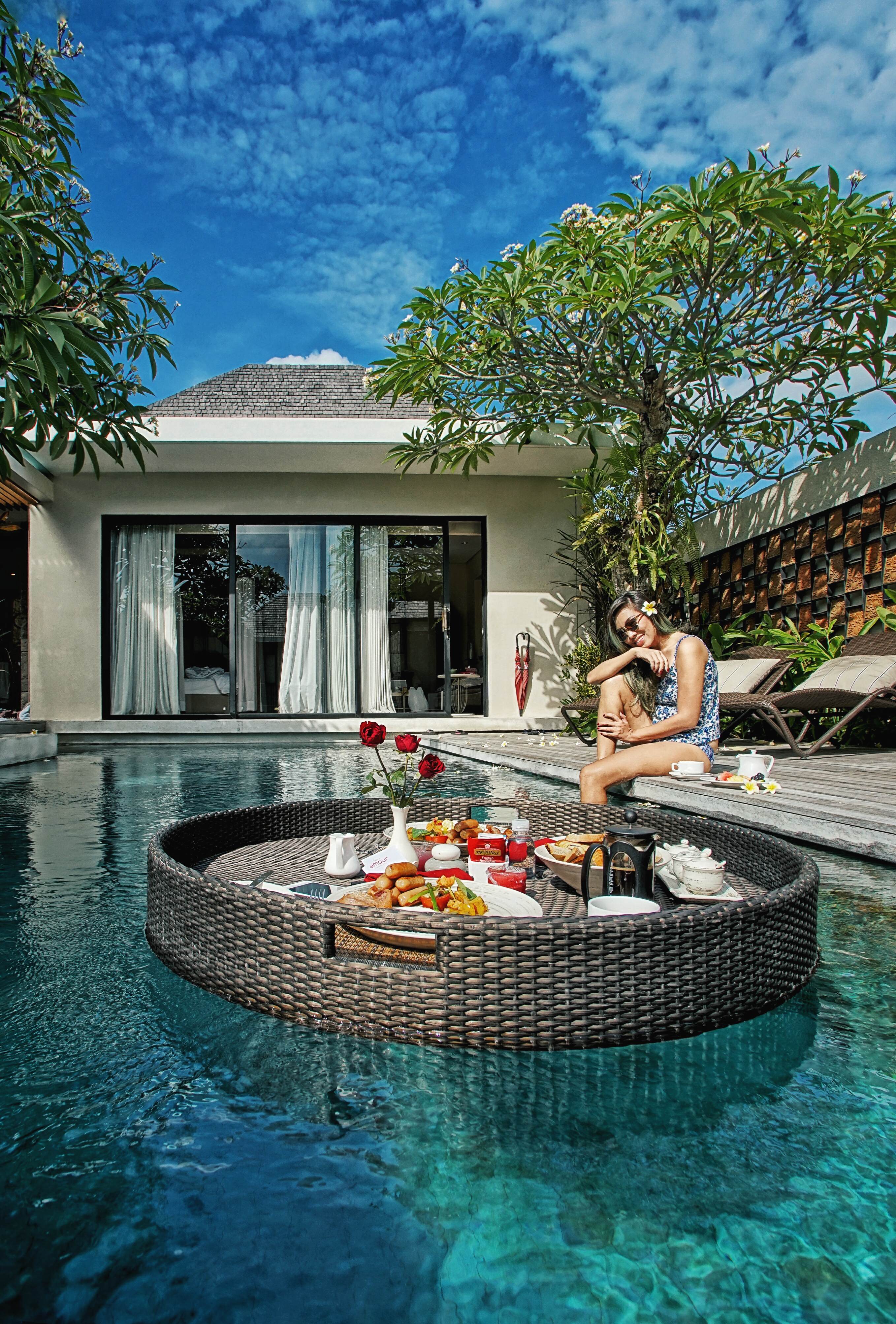 Download Berry Amour Romantic Villas Gif
