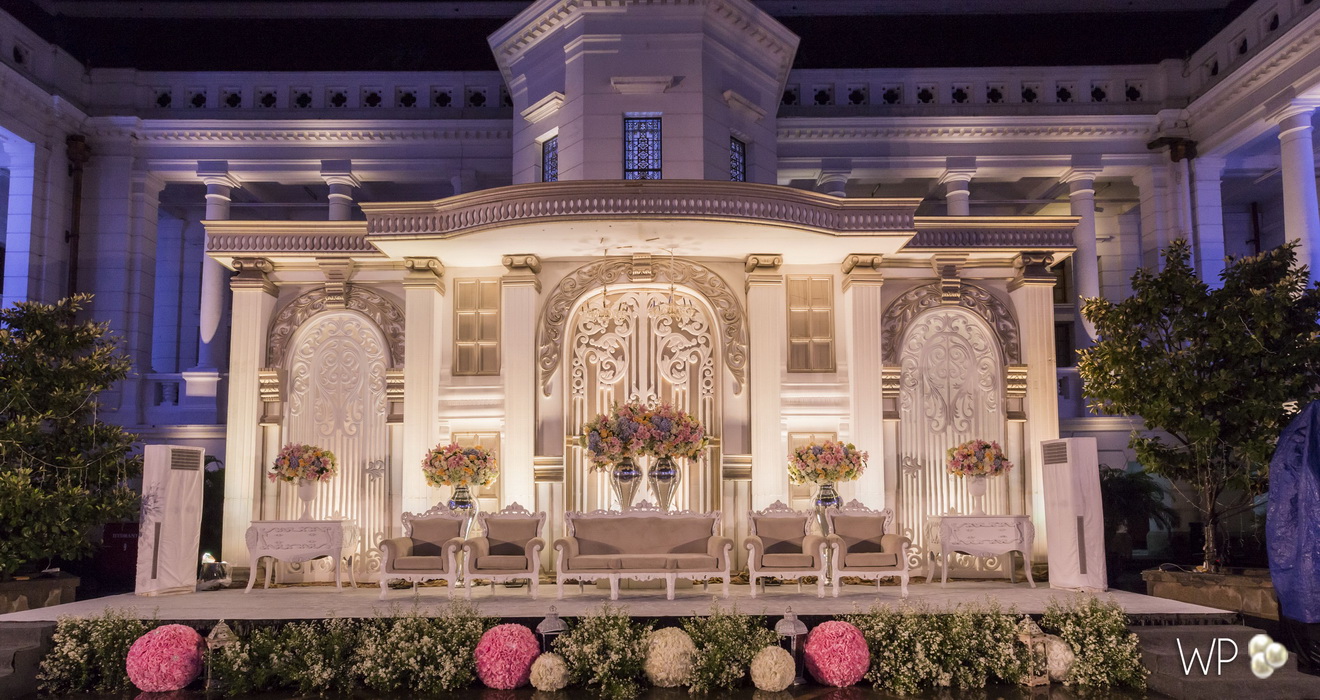 Wedding Museum Bank Indonesia museum bi 2016 07 24 white pearl decoration bridestory Wedding Museum Bank Indonesia museum bi 2016 07 24 white pearl decoration bridestory