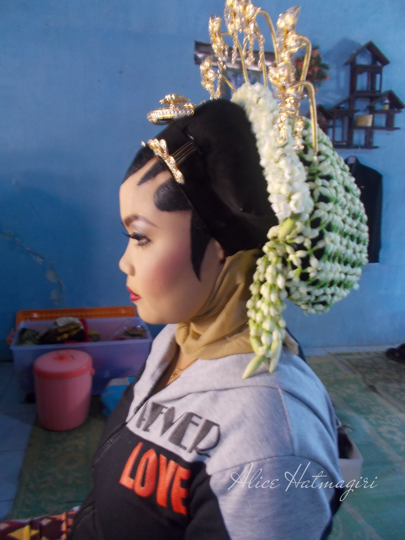 Alice Hatmagiri Makeup Artists Wedding Hair Makeup In Solo