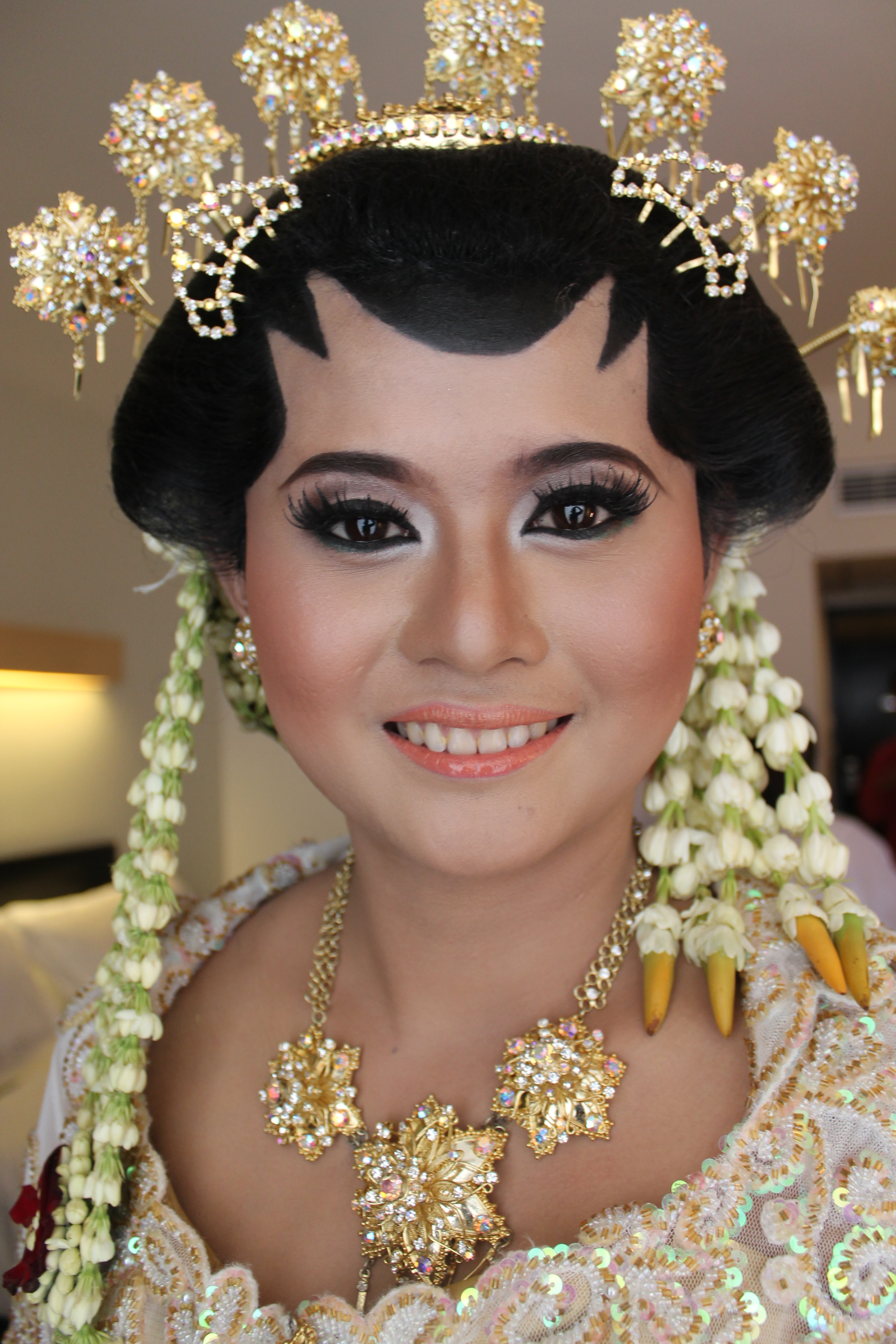 NANA Rias Pengantin Wedding Hair Makeup In Jakarta Bridestorycom