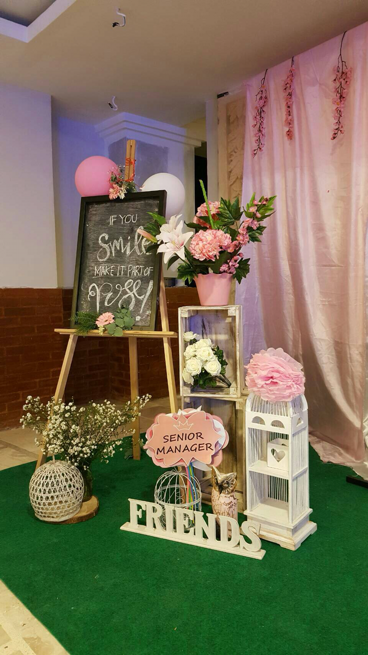 Simple photobooth by Peony Garden Bali | Bridestory.com
