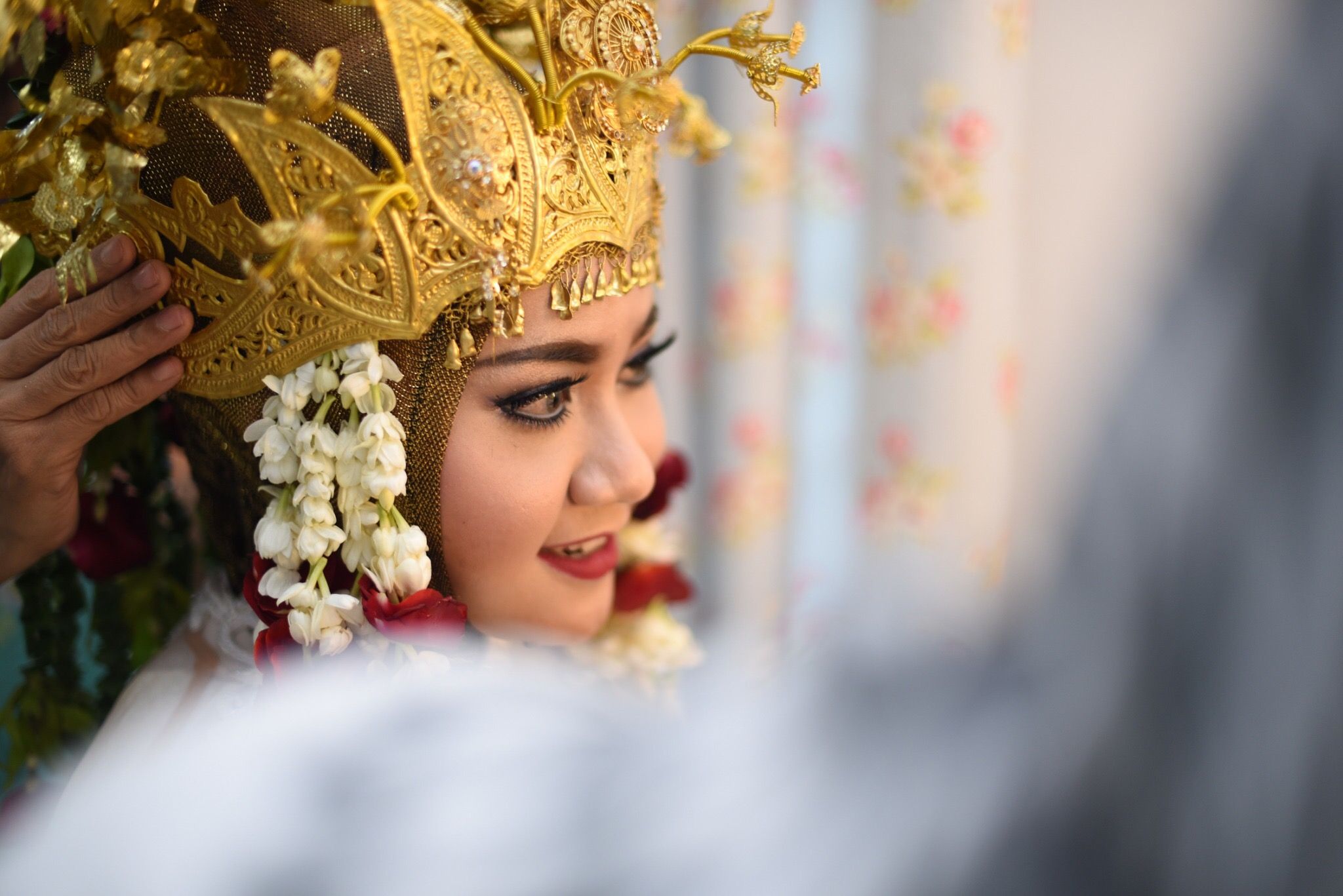 Dinda Zeda Make Up Wedding Hair Makeup In Batam Bridestorycom Dinda Zeda Make Up Wedding Hair Makeup In Batam Bridestorycom