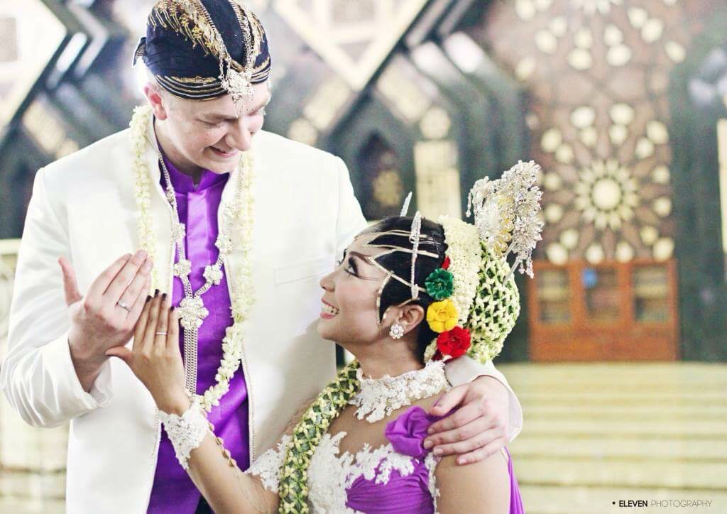 Нигерийская свадьба. Traditional wedding. Корейская невеста ханбок. Traditional wedding. Свадебные традиции в индии.