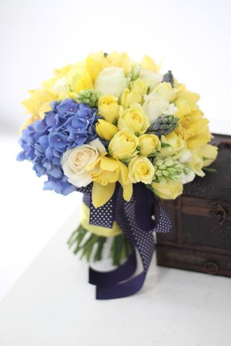 3_Bold_-_Blomstre_Flowers_and_Gifts_gnfall.jpg