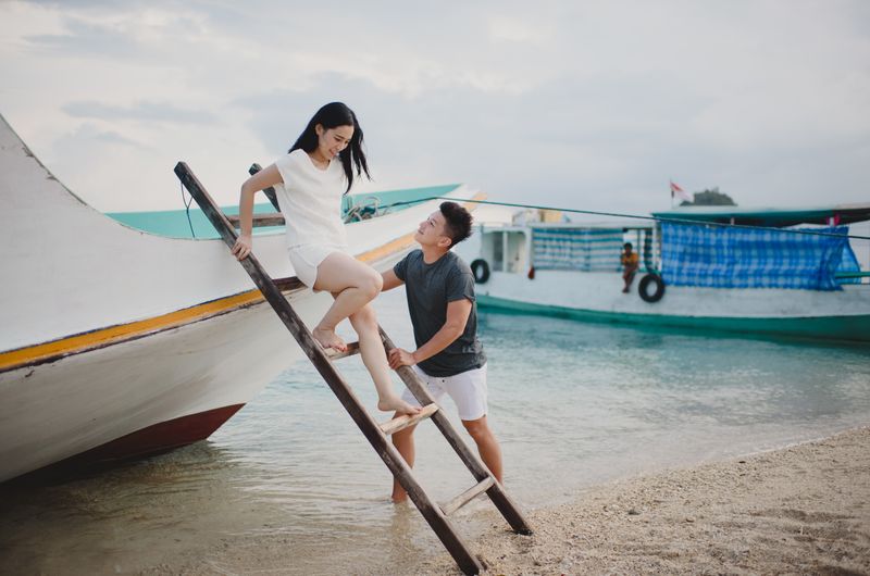 a-nature-loving-couples-engagement-shoot-on-komodo-island-1