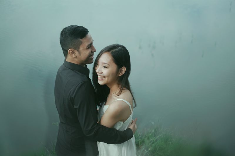 a-laid-back-couples-alluring-engagement-shoot-in-bandung-1