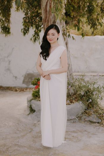 8-simple-wedding-dress-ideas-for-the-minimalist-bride-1