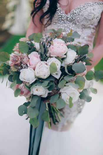 beneath-a-thousand-stars-a-glamorous-styled-shoot-by-inside-the-knot-1