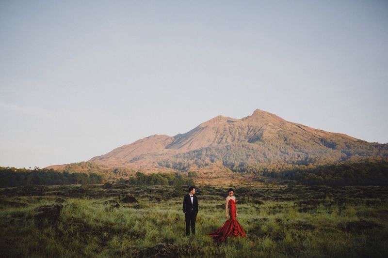 amorous-engagement-album-in-vast-bali-meadows-1