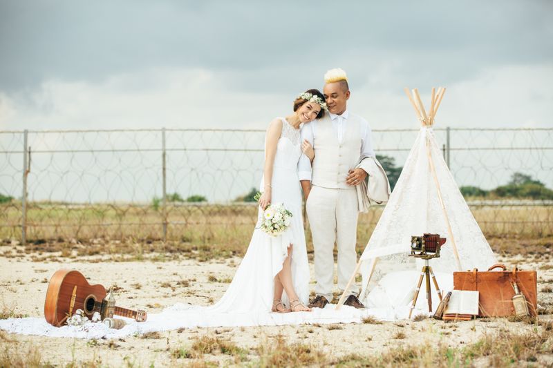 jazz-up-your-pre-wedding-shoot-with-a-teepee-1