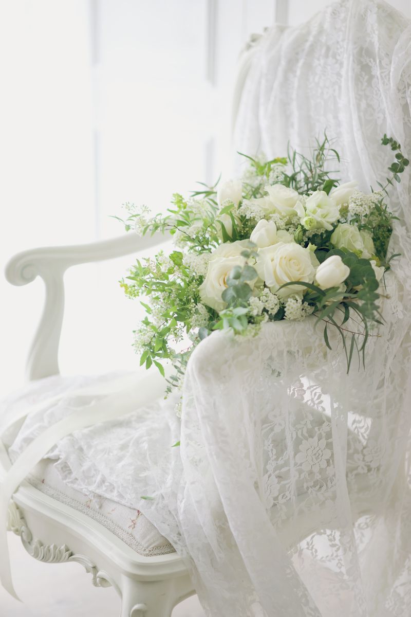 monochromatic-engagement-album-filled-with-romance-1
