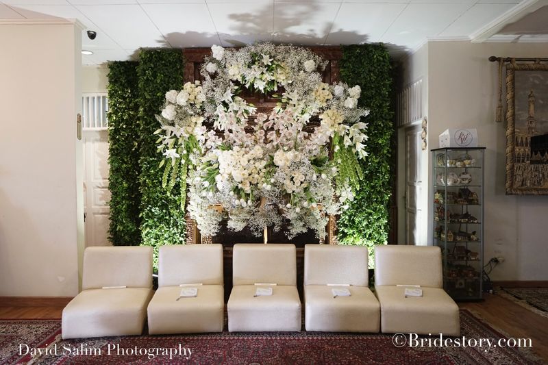 the-wedding-of-raisa-and-hamish-the-photo-album-of-the-traditional-ceremony-ngeuyeuk-seureuh-1