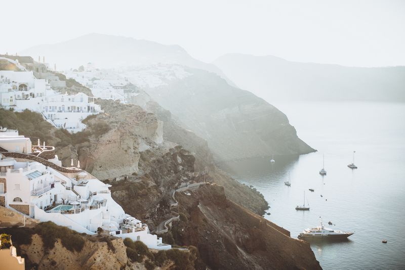 an-intimate-romantic-wedding-in-santorini-greece-1