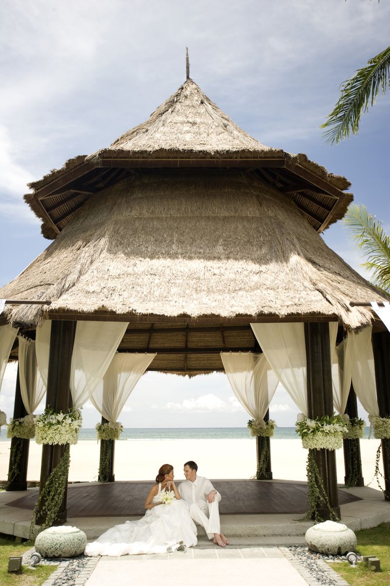 be-the-luckiestcouple-ever-and-pull-off-your-dream-wedding-at-shangri-la-1