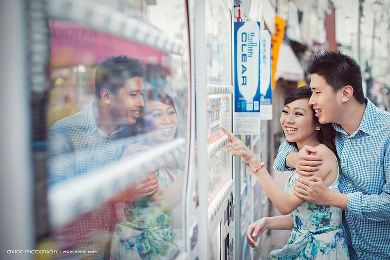 see-this-couples-blooming-romance-in-their-japanese-engagement-shoot-1