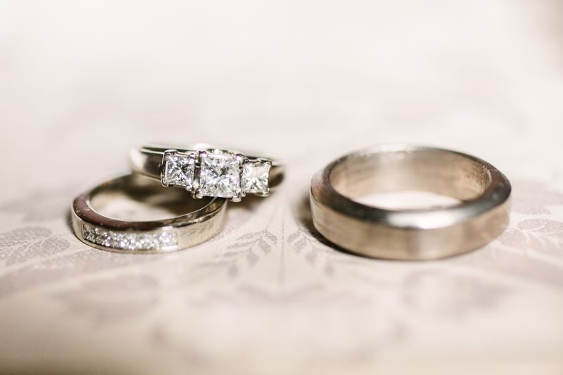 pacific-northwest-wedding-with-shades-of-burgundy-and-purple-1